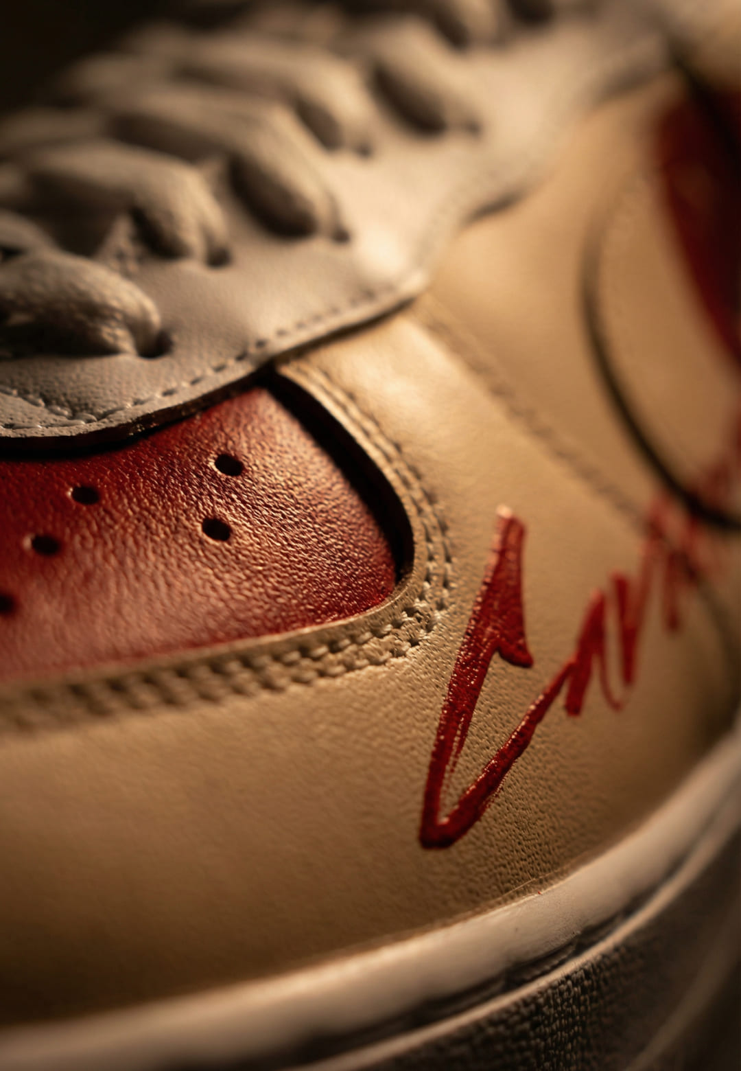 Детализация кожи Nike Air Force 1 Grin