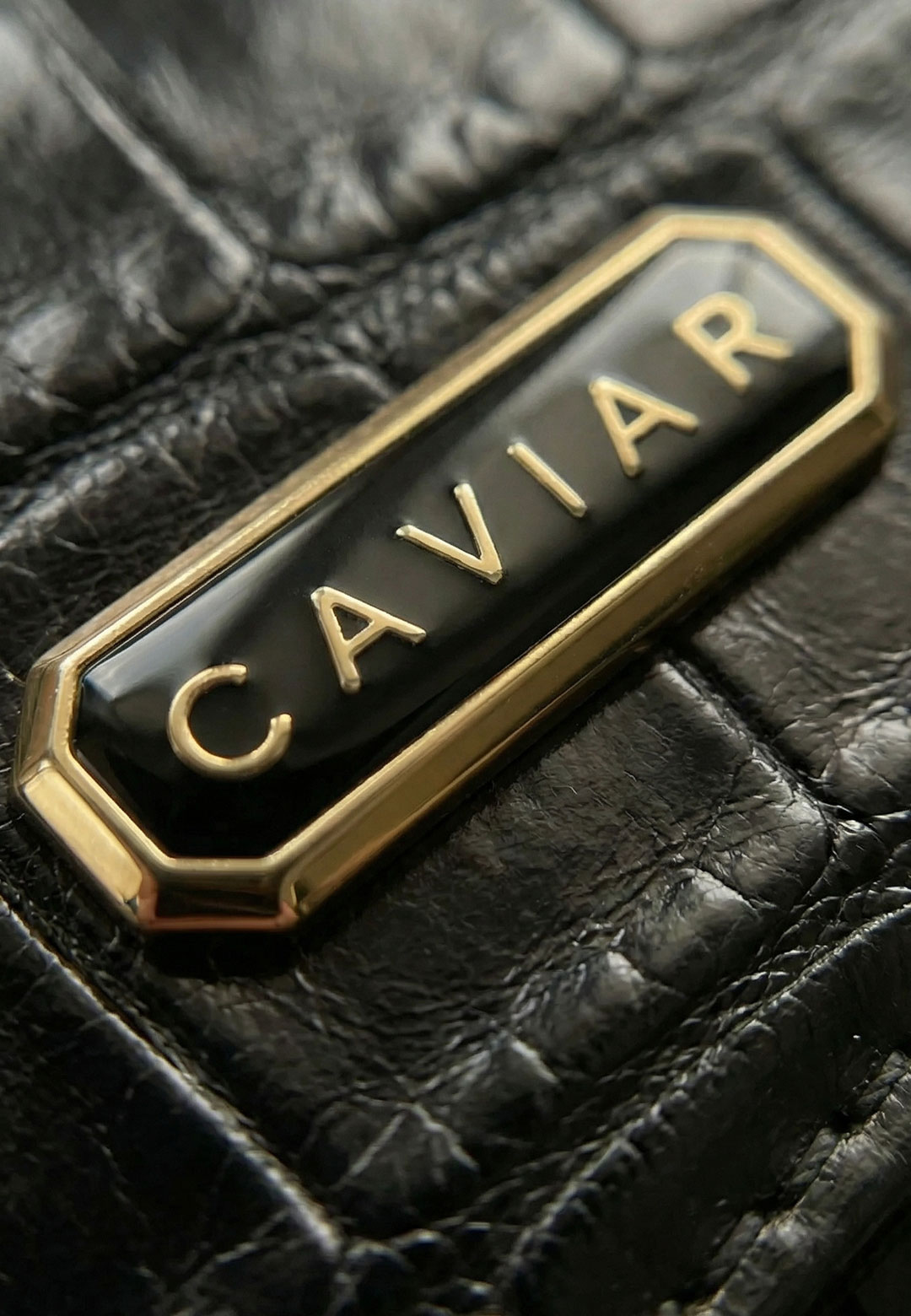 Логотип из эмали Превосходство