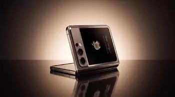 Новые складные iPhone Ultra от Caviar: премьера модели с водолазкой Джобса